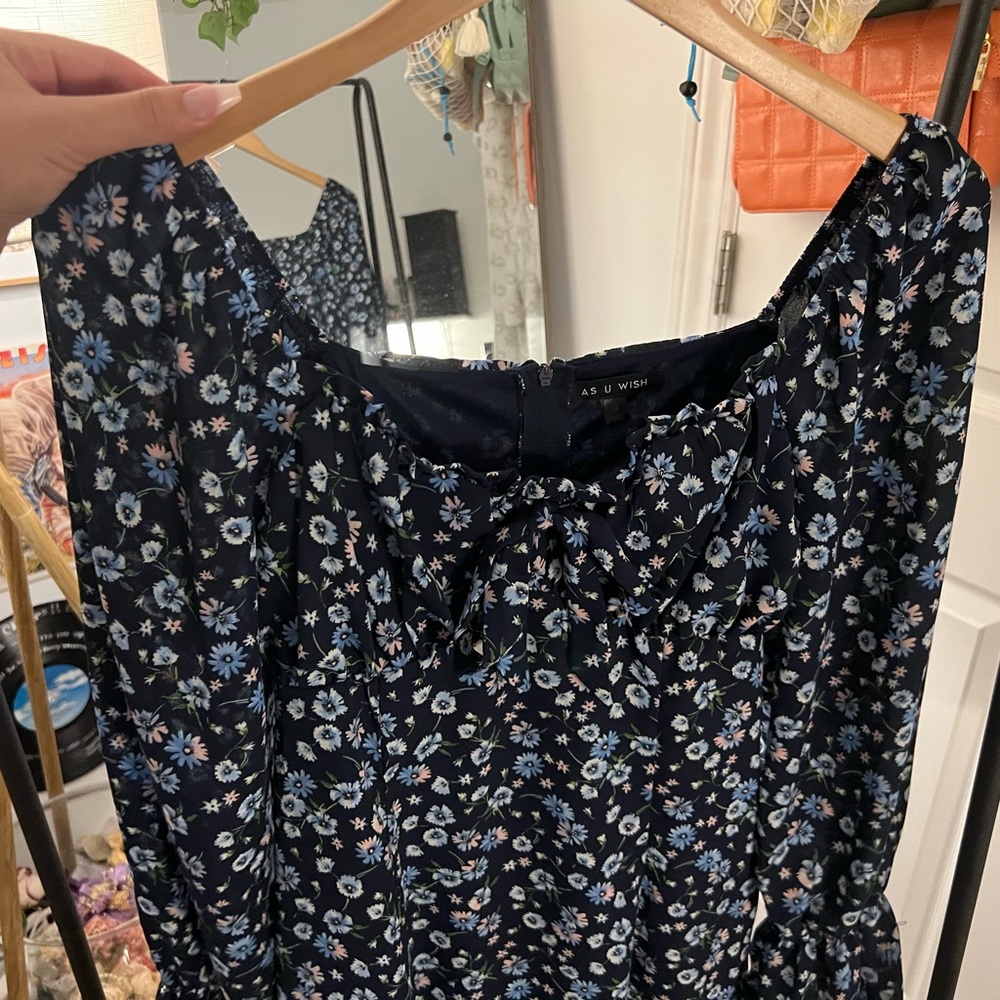 blue floral puff sleeve dress
